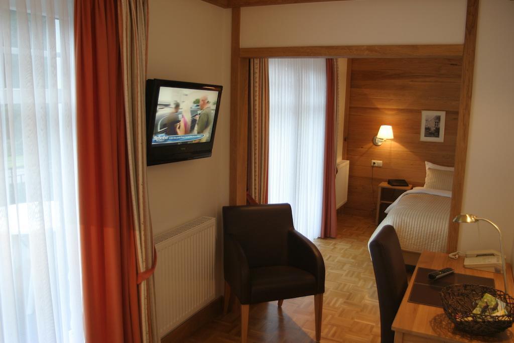 Hotel Waldgasthof Schoening Фризойте Екстериор снимка
